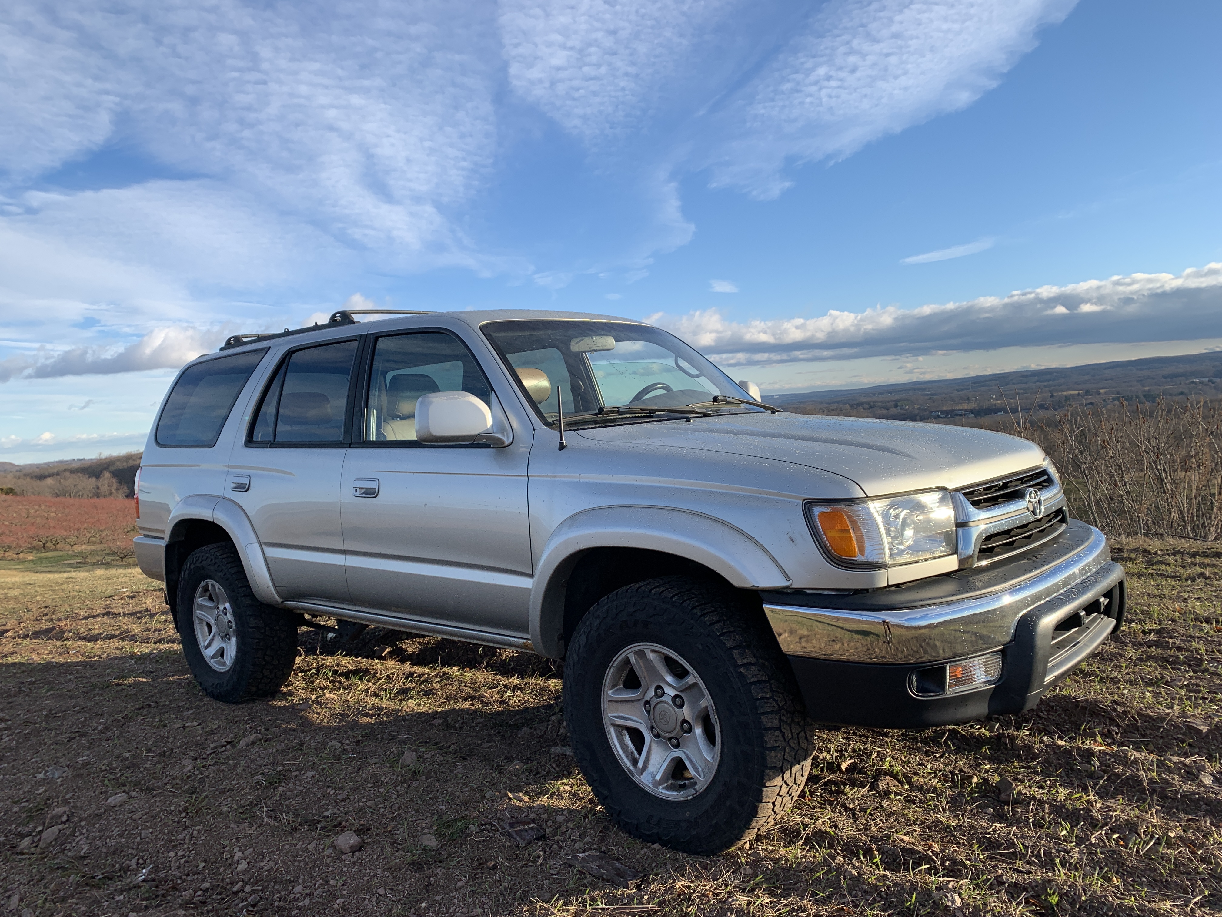 2002 Toyota 4Runner SR5 THIRD GENERATION - 3rd Gen 3.4L V6 4×4 - BEAUTIFUL - RUNS GREAT - HIGH MECHANICAL BASELINE - New Timing Belt, New Waterpump, New Head Gaskets, New Radiator, New Alternator, New Brakes, New Valve Cover Gaskets, New Wildpeak Tires, New Shocks, New Muffler / Exhaust, New HID Headlights, Frame is Clean and solid, Cleaned and Undercoated - MORE — photo 32